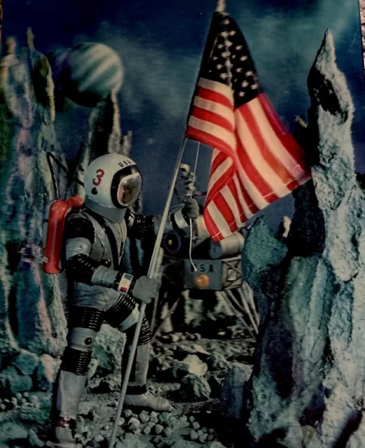 Lenticular 3D Picture Nasa Astronaut Planting the Flag on Moon 1966  10.5x 13.5”