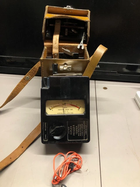 1960 Duplex Megger Tester 500 volt con custodia e alcuni strumenti
