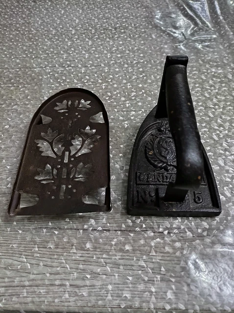 ANCIEN FER A REPASSER MINIATURE ROSE N°2 PRESSING IRON FERRO STIRO