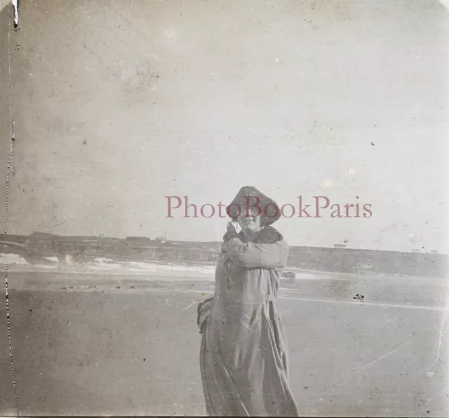 Femme à la plage Mode c1930 Photo Plaque de verre Vintage V28L28n19