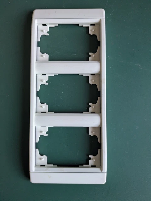 LEGRAND SAGANE GRAPHIMAT 85212 - 852 12 - Plaque Triple Verticale LAQUE