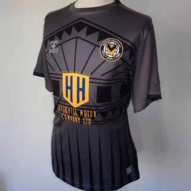 Camiseta de fútbol americano para hombre NEWPORT COUNTY Hummel 2022-2023 NUEVA EN CAJA NUEVA CON ETIQUETAS 2