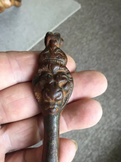 Detecting Find Old iron nutcrackers Lion head with crown. Nut cracker metal (sQ)