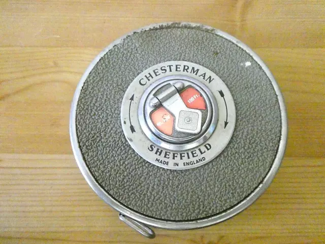 100 pies. CINTA EN CONTENEDOR DE METAL MARCADO ""CHESTERMAN SHEFFIELD"" No.  70.