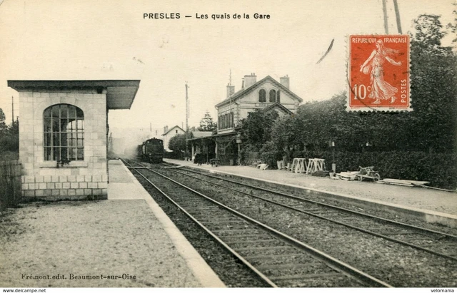 S6938 cpa 95 Presles - les Quais de la Gare