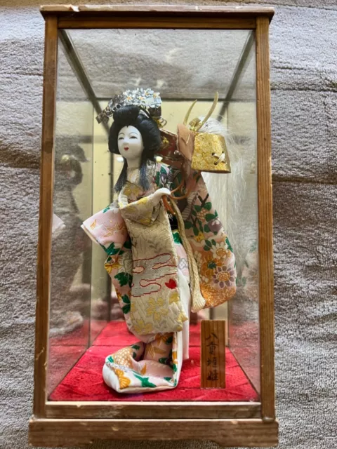 Asian Geisha porcelain figurine, Japanese kimono doll