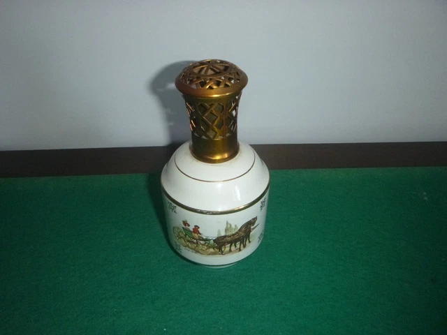 BELLE LAMPE BERGER EN PORCELAINE CALÈCHE