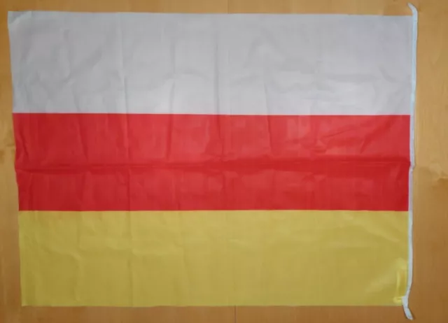 Flagge Republik Nordossetien-Alanien Russ. Föder. 95x71cm Schlaufen an den Enden