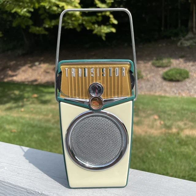 RETRO 1960S-STYLE PORTABLE BEACH BOY TRANSISTOR AM/FM RADIO GREEN CREAM ...
