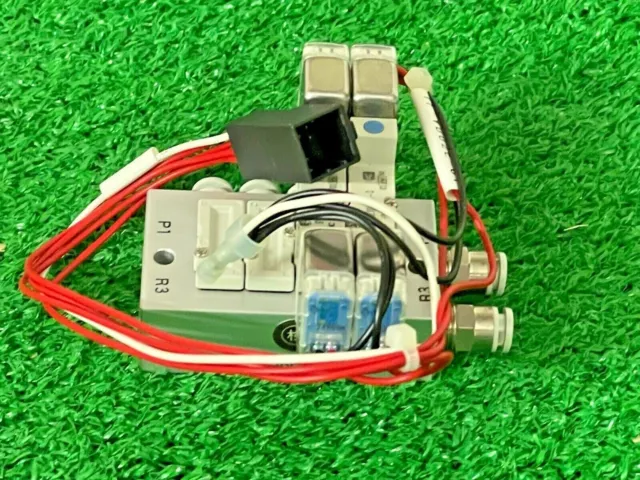 Mitsubishi Electric 1F-VD02E-01 RH-FH Robot Pneumatic Double Valve Set