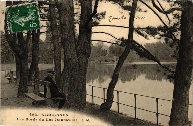 CPA PARIS 12e VINCENNES Les Bords du Lac Daumesnil (672623)