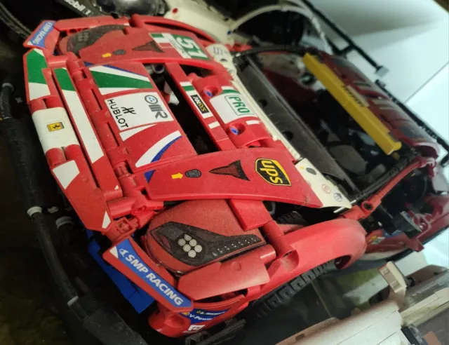LEGO TECHNIC: Ferrari 488 GTE “AF Corse #51 (42125)