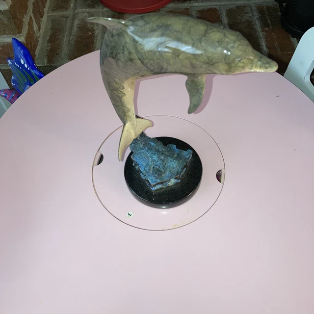 Signed & Numbered Bronze Sculpture Robert Wyland "Dolphin Friendly" Signed & Numbered Bronze Sculpture Robert Wyland "Dolphin Friendly"