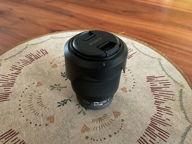 Sony Alpha SEL2870 28-70 mm F/3.5-5.6 IS AF OSS FE 3