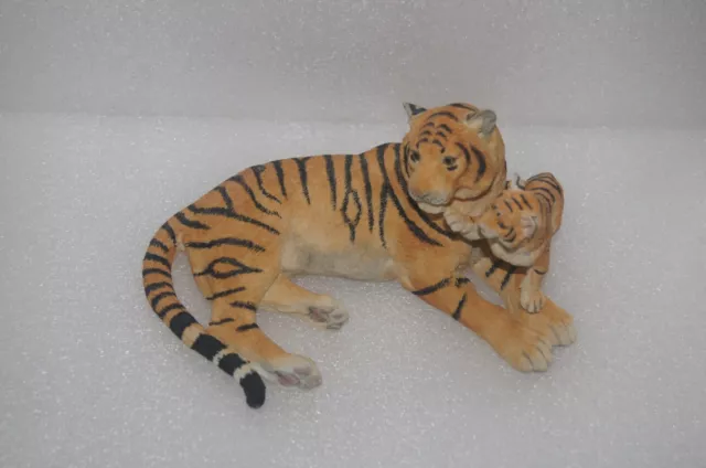 Country Artists Tiger & Cub Playful