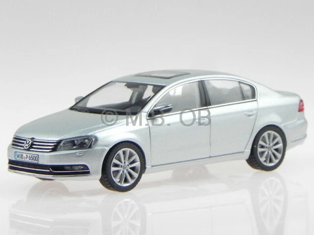Miniature Volkswagen Passat Variant B7 - Schuco 1/43 - Rouge - Métal - Boîte Fermée