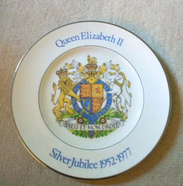 Elizabeth II Silver Jubilee 10" Plate By Wood & Sons Of England