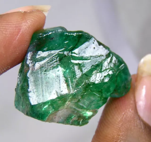 Natural 50.00 Ct Emerald Colombia Emerald Green Raw Rough Loose Gemstone.G-544