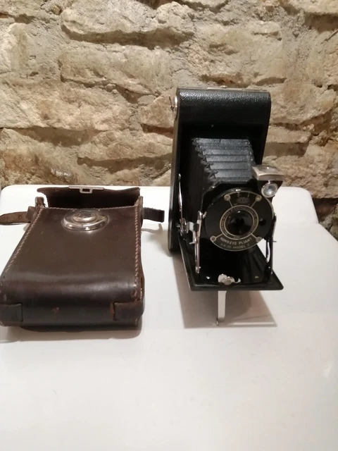 Ancien appareil photo à soufflet KODAK "KODO" HAWK-EYE PLIANT Six-20 Model C