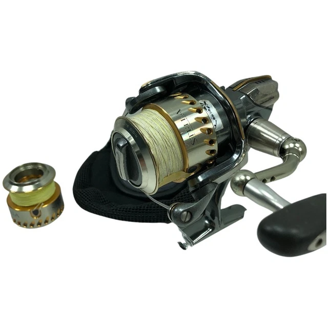 SHIMANO SPINNING REEL 04 Stella C3000 01845 Scratches And