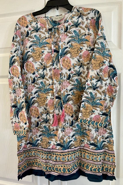 CHARLIE PAIGE SLIT Dressed Up Size Small to Medium Women Top new