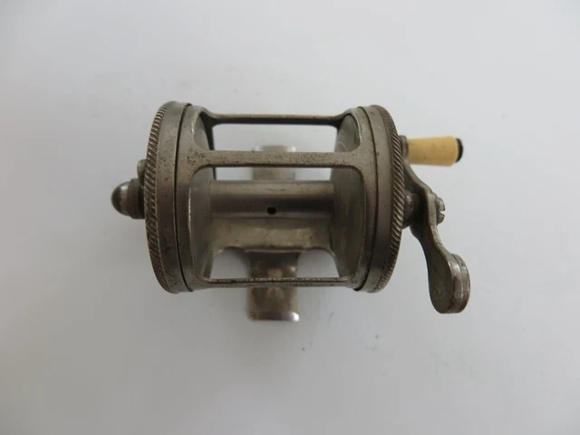 MOULINET DE PÊCHE ANCIEN CADOR