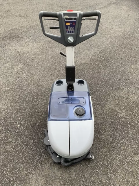 Nilfisk SC351 Scrubber Dryer