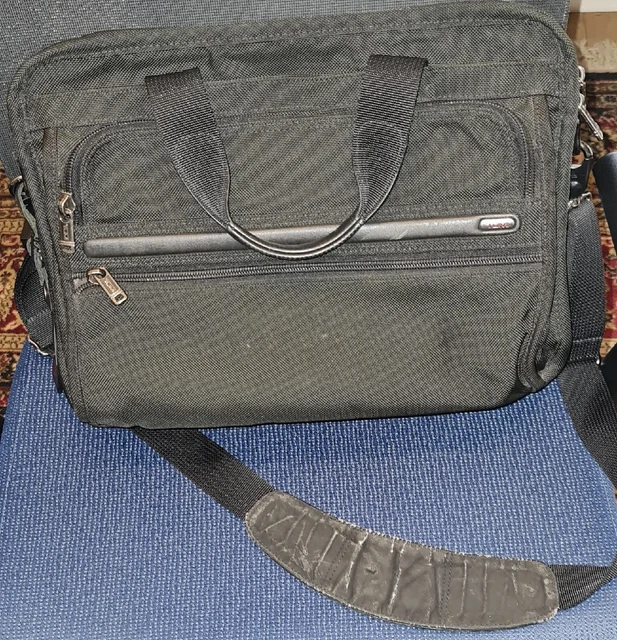 Tumi Alpha ESSENTIAL BRIEF Computer Case Black Ballistic Nylon 26130D4
