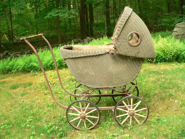 1910’s Antique Lloyds? Original Wicker Baby Carriage Buggy Stroller Full Size
