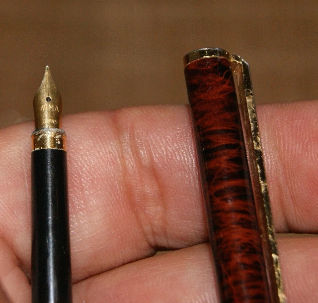 Ancien Stylo Plume JUMBO En Bois Et Laiton - Japon, à Piston, Plume Acier (endommagée)