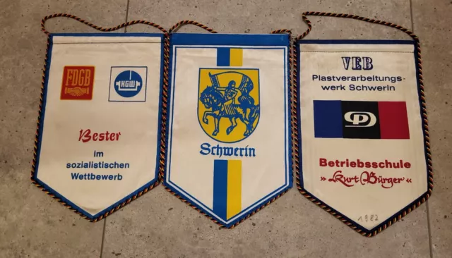 DDR Wimpel, Tischbanner Schwerin 2xKGW, 1 x PWS
