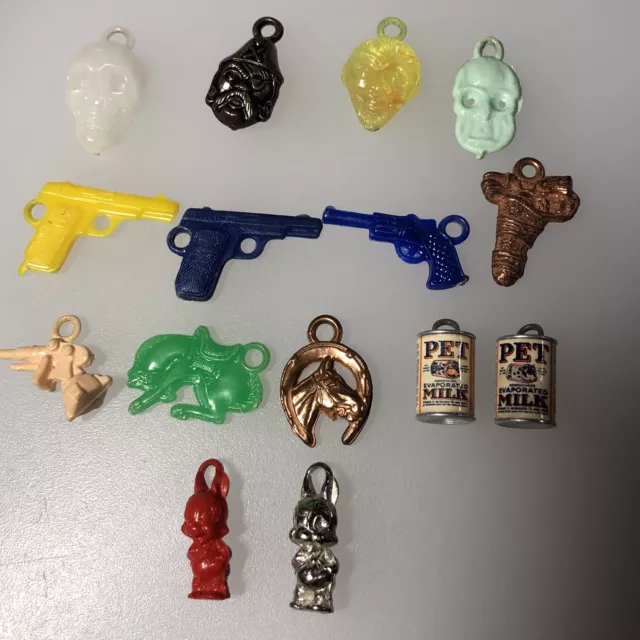 Lot Of 15 Charms Gumball Prizes Horses Pet Milk Horse Rabbit Skull Alien Face