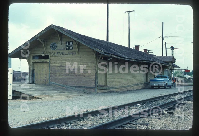 Original Slide SP Southern Pacific /ATSF Santa Fe Clevland TX Station 1981