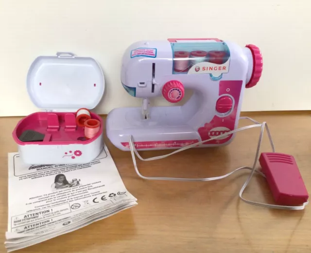 Singer Toy Sewing Machine - Battery Operated - Working - In Original Box 3