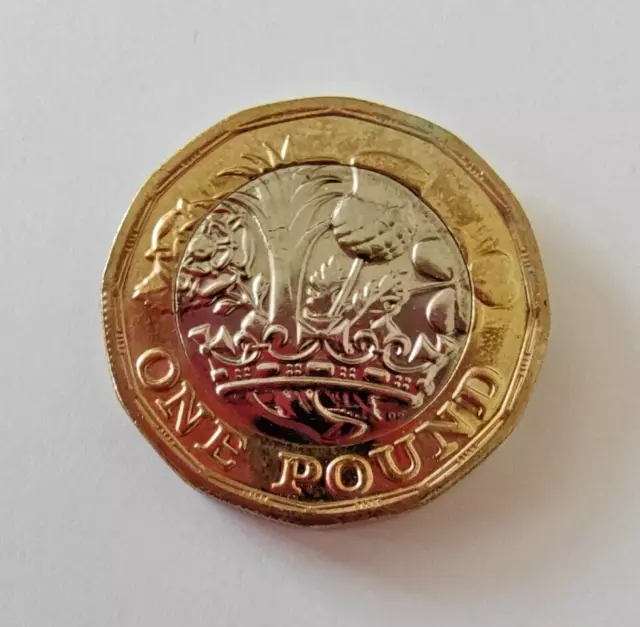 First issue of 2016 Bimetallic 12 Sided £1 One Pound Coin British Collectable