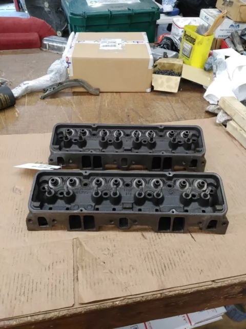 1966 Small Block Chevy SBC 327 Hump Heads 3782461 461 K-19-5 L-29-5 (Nice Pair)