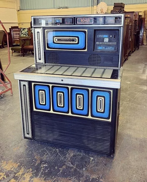 Rock-Ola Jukebox, Mystic 478. 1970's Mid Century, With Records. Rock-Ola Jukebox, Mystic 478. 1970's Mid Century, With Records.