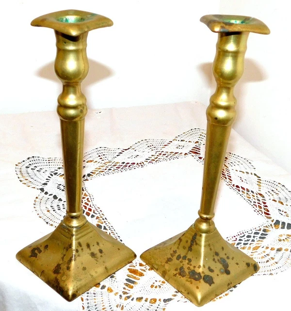 Paire De Bougeoirs Anciens – Bronze Ou Laiton – Chandeliers Collection – Déco Vintage