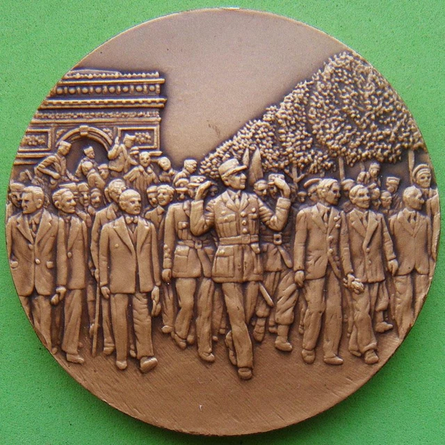 War General Charles de Gaulle down the Champs-Élysées Bronze Medal by J BALME!