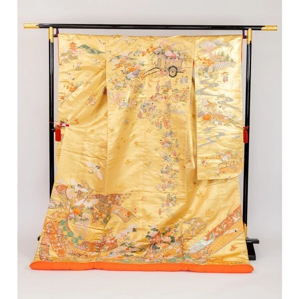 Kimono Iro Uchikake Pure silk Gold leaf background bundled Noshi and treasure JP