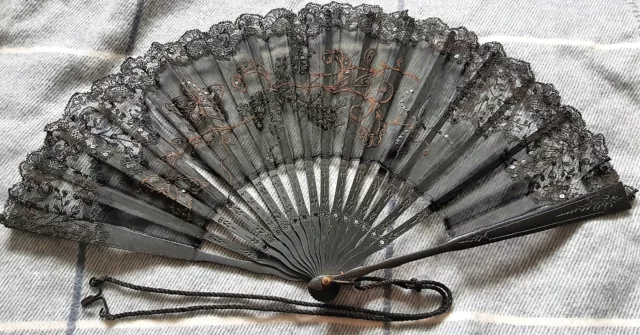 Antique Victorian Ebony and Chantilly Lace Hand Fan, Black with Stitched Detail