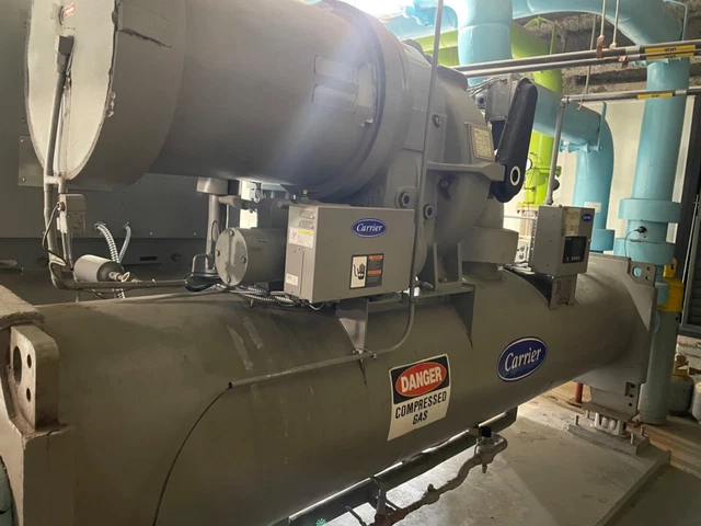 Carrier 19XL  480volt Water cooled chiller 19XL4142462CL