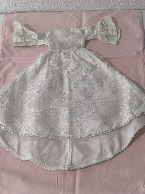 Poupée Ancienne En Cire, époque 1850, Robe En Dentelle (pièce De Collection)