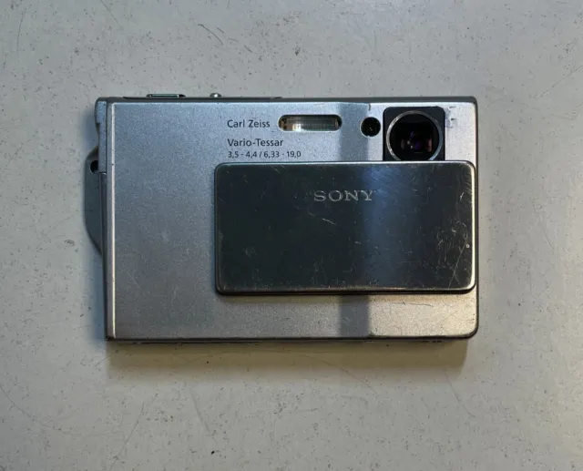 Sony Cybershot DSC-T7 5.1MP Compact Digital Camera Silver .Read!