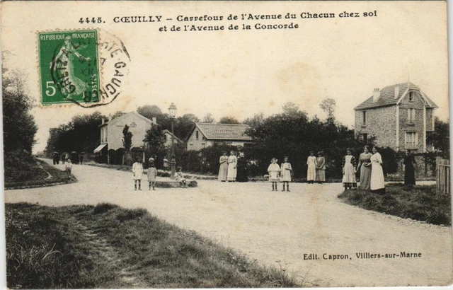 CPA COEUILLY - carrefour de l'avenue du chacun chez soi (146862)