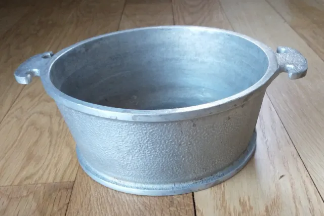 Vintage Guardian Service Cast Aluminum 8" Round 2 Quart Cookware Pot