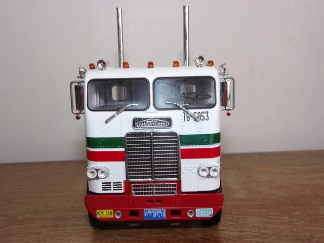 1/43 Peterbilt 377 A/E truck with trailer Made by IXO for Altaya