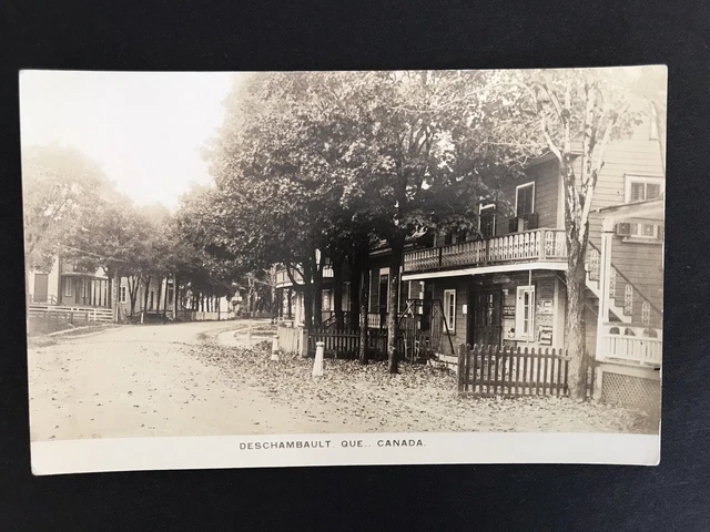 Deschambault Village Ancienne Carte Postale années 1940 rue maisons arbres