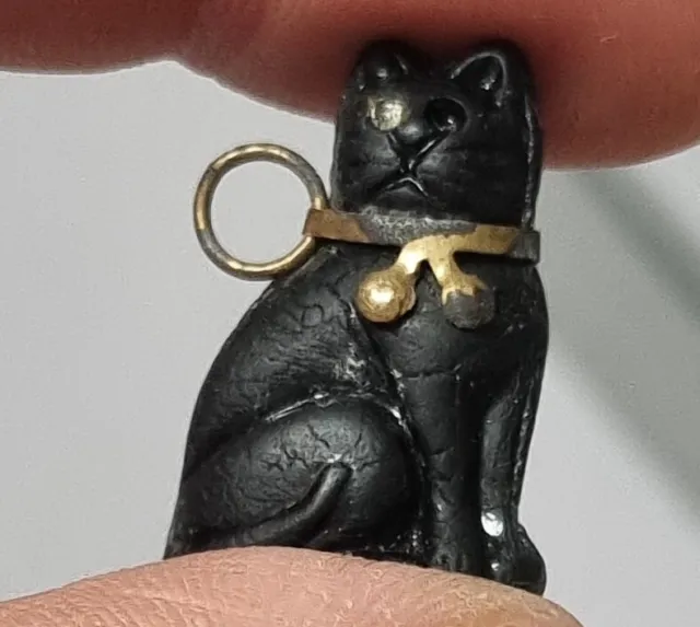 Victorian Handcrafted Czech Pressed Glass Black Cat Cracker Charm 22mm Antique