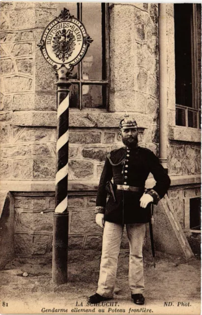 CPA La SCHLUCHT - Gendarme allemand au Poteau Frontiere (455443)